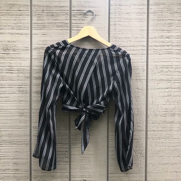 Bell Sleeve Blouse with Cutout & Tie-Back Details - Picture 4 of 7